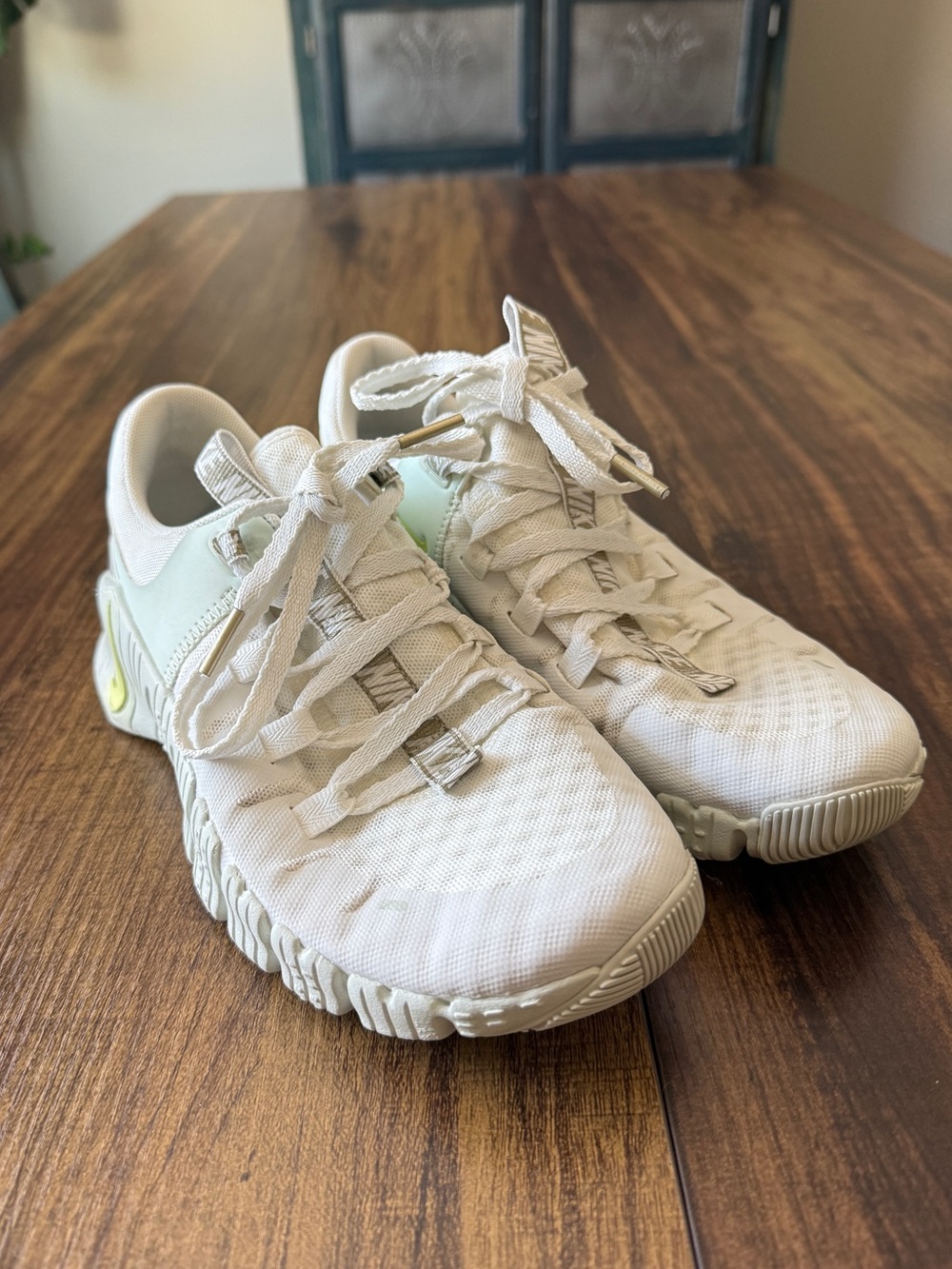 Nike Women's White and mint Metcon free